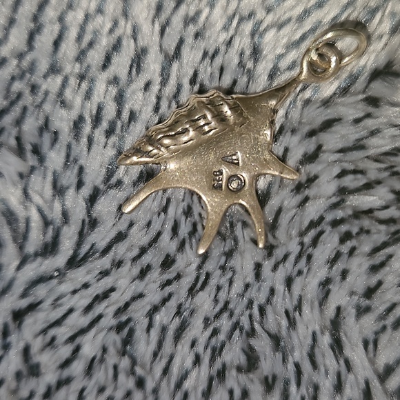 Sterling Conch shell Charm/pendant - Picture 2 of 3